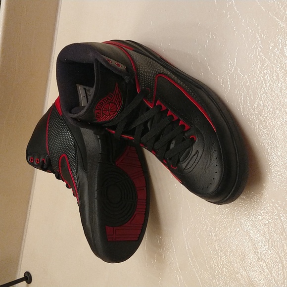 Air Jordan 2 Retro Black/Varsity Red (2016) - Picture 1 of 14